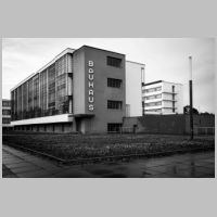 Gropius, Bauhaus 1925-26, Dessau, photo Carsten Goebell, flickr.jpg